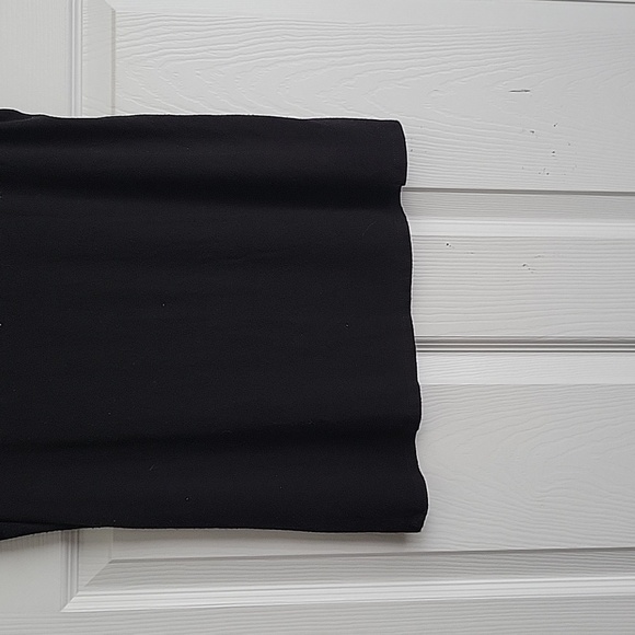 Belah & Codey Women's Top - Picture 2 of 11